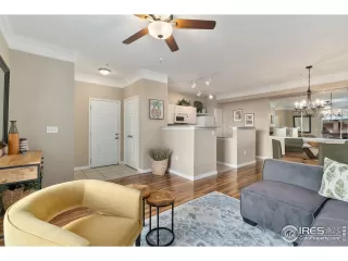 Photo #3: 980729 Listing