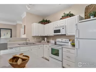 Photo #5: 980729 Listing