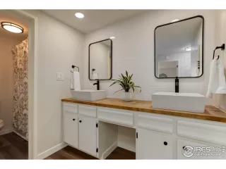 Photo #4: 980736 Listing 