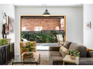 Photo #3: 980747 Listing