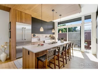 Photo #4: 980747 Listing