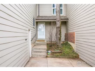 Photo #1: 980828 Listing