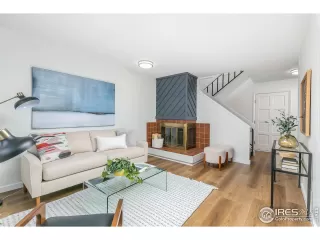 Photo #2: 980828 Listing