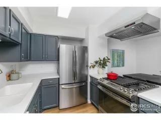 Photo #5: 980828 Listing