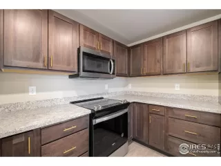 Photo #2: 980835 Listing 