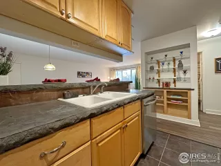 Photo #2: 980836 Listing