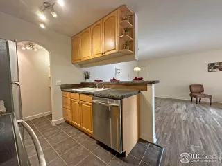 Photo #4: 980836 Listing