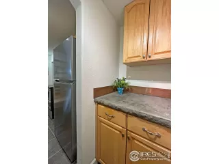 Photo #5: 980836 Listing