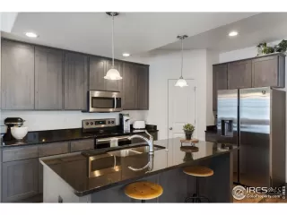 Photo #5: 980850 Listing 