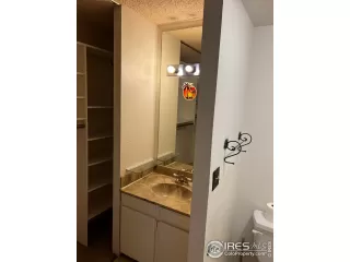 Photo #5: 980898 Listing 