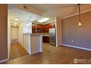 Photo #5: 980906 Listing