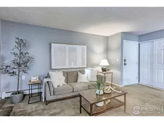 Photo #2: 980907 Listing