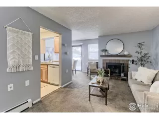 Photo #3: 980907 Listing