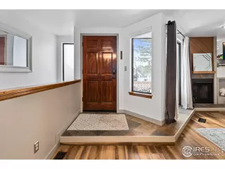 Photo #1: 980922 Listing