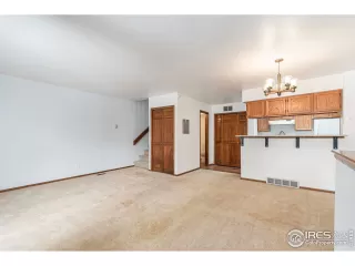 Photo #5: 980925 Listing 