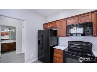 Photo #6: 980937 Listing