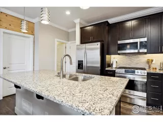 Photo #5: 980980 Listing