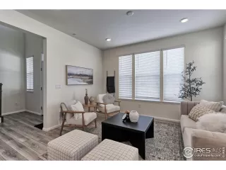 Photo #4: 981104 Listing