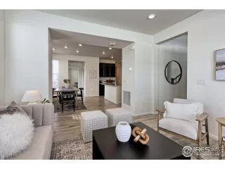 Photo #6: 981104 Listing