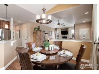 Photo #5: 981125 Listing