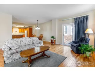 Photo #2: 981126 Listing