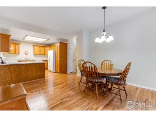 Photo #4: 981126 Listing