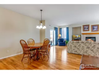 Photo #5: 981126 Listing