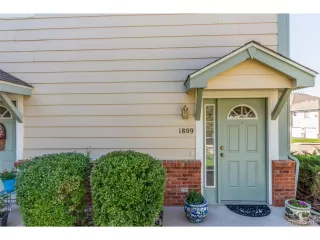 Photo #1: 9811445 Listing