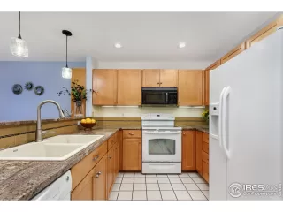 Photo #5: 981156 Listing