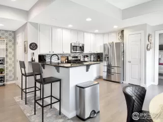 Photo #3: 981163 Listing