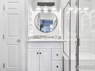 Photo #6: 981163 Listing