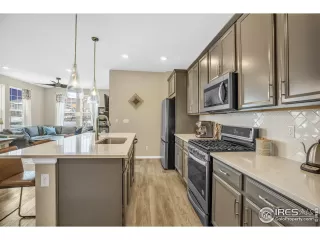 Photo #3: 981173 Listing