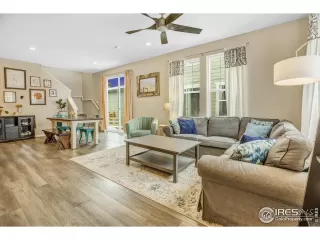 Photo #6: 981173 Listing