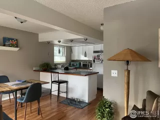 Photo #3: 981196 Listing 