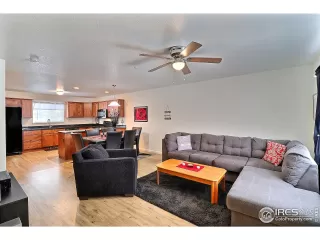 Photo #4: 981199 Listing