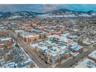 Photo #1: 981216 Listing