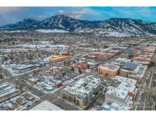 Photo #4: 981216 Listing