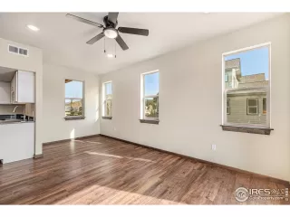 Photo #4: 981245 Listing