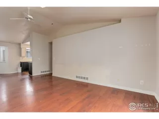 Photo #4: 981252 Listing