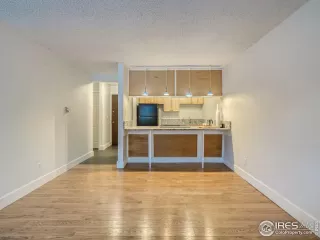 Photo #5: 981253 Listing