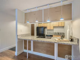 Photo #6: 981253 Listing