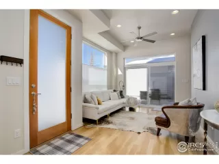 Photo #4: 981257 Listing