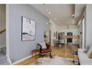 Photo #5: 981257 Listing
