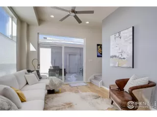 Photo #6: 981257 Listing