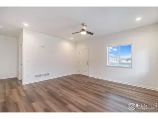 Photo #4: 981267 Listing 