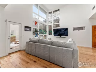 Photo #4: 981316 Listing