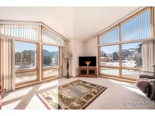 Photo #5: 981319 Listing