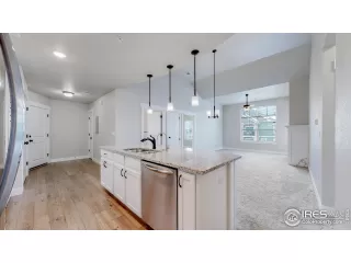 Photo #4: 981325 Listing