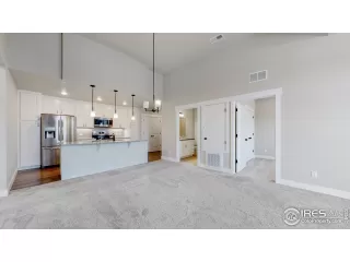 Photo #5: 981325 Listing