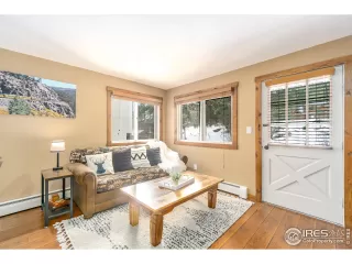 Photo #4: 981341 Listing